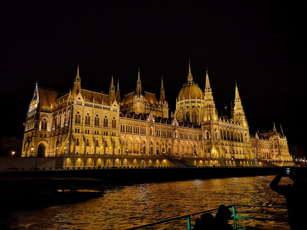 11 Lugares imprescindibles que tienes que visitar en Budapest